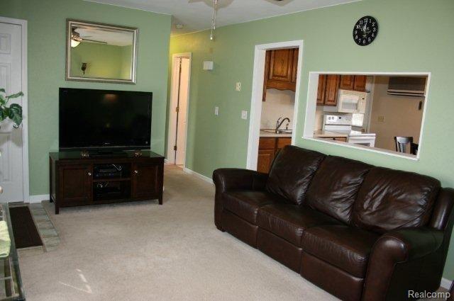 602 Cherry Road Monroe, MI 48161 - Photo 18 of 21 IMG_2840.jpg