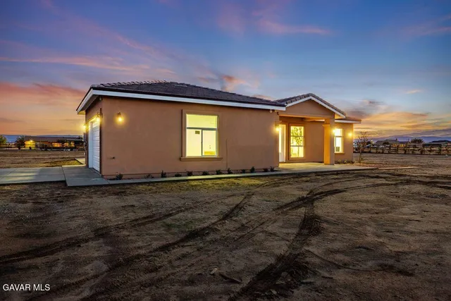 $614,999 | 7214 Ave A-6, Lancaster, CA 93536