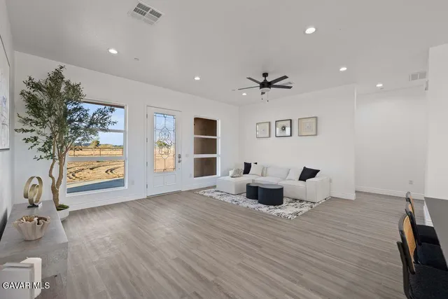 $614,999 | 7214 Ave A-6, Lancaster, CA 93536