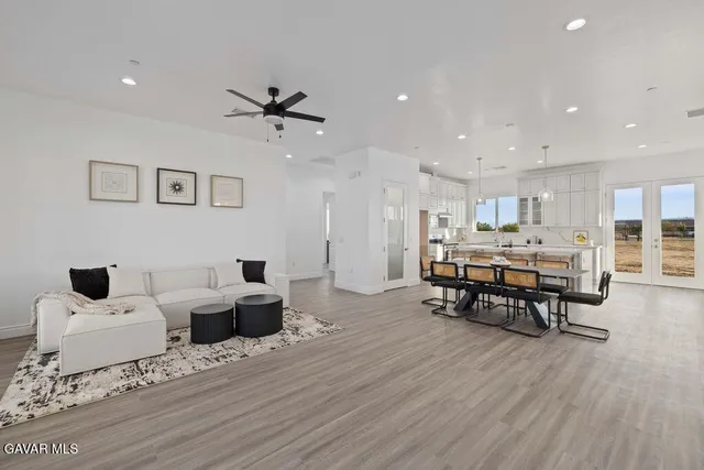 $614,999 | 7214 Ave A-6, Lancaster, CA 93536