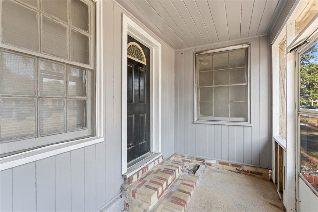 11680 Aaron Road Jacksonville, FL 32218 - Photo 4 of 26 a view of an empty room with a window