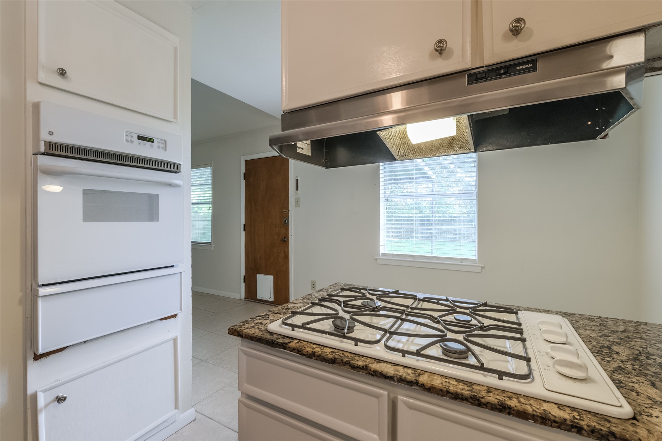 7614 Grape Street Houston, TX 77074 - Photo 7 of 18