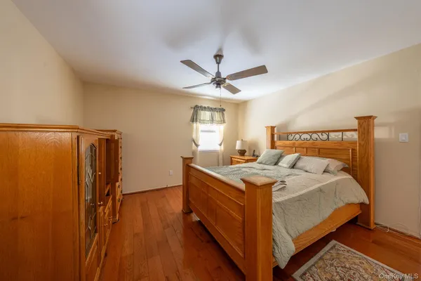 $785,000 | 40 East Lincoln Avenue, Massapequa, NY 11758