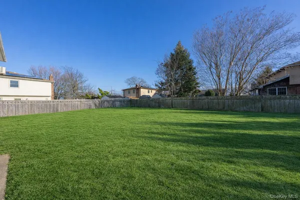 $785,000 | 40 East Lincoln Avenue, Massapequa, NY 11758