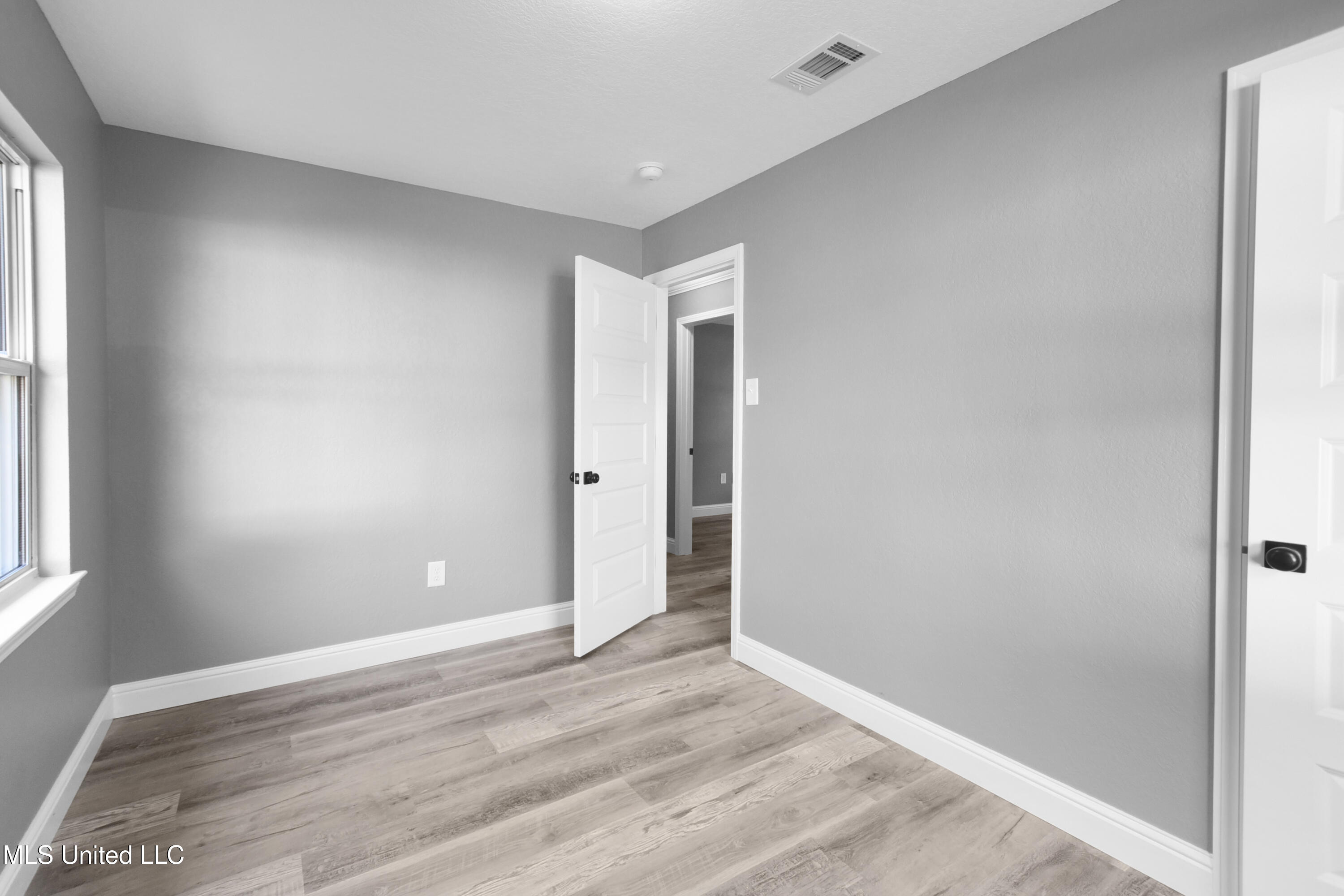 2416 Sycamore Street Pascagoula, MS 39581 - Photo 14 of 16 DSC_0069