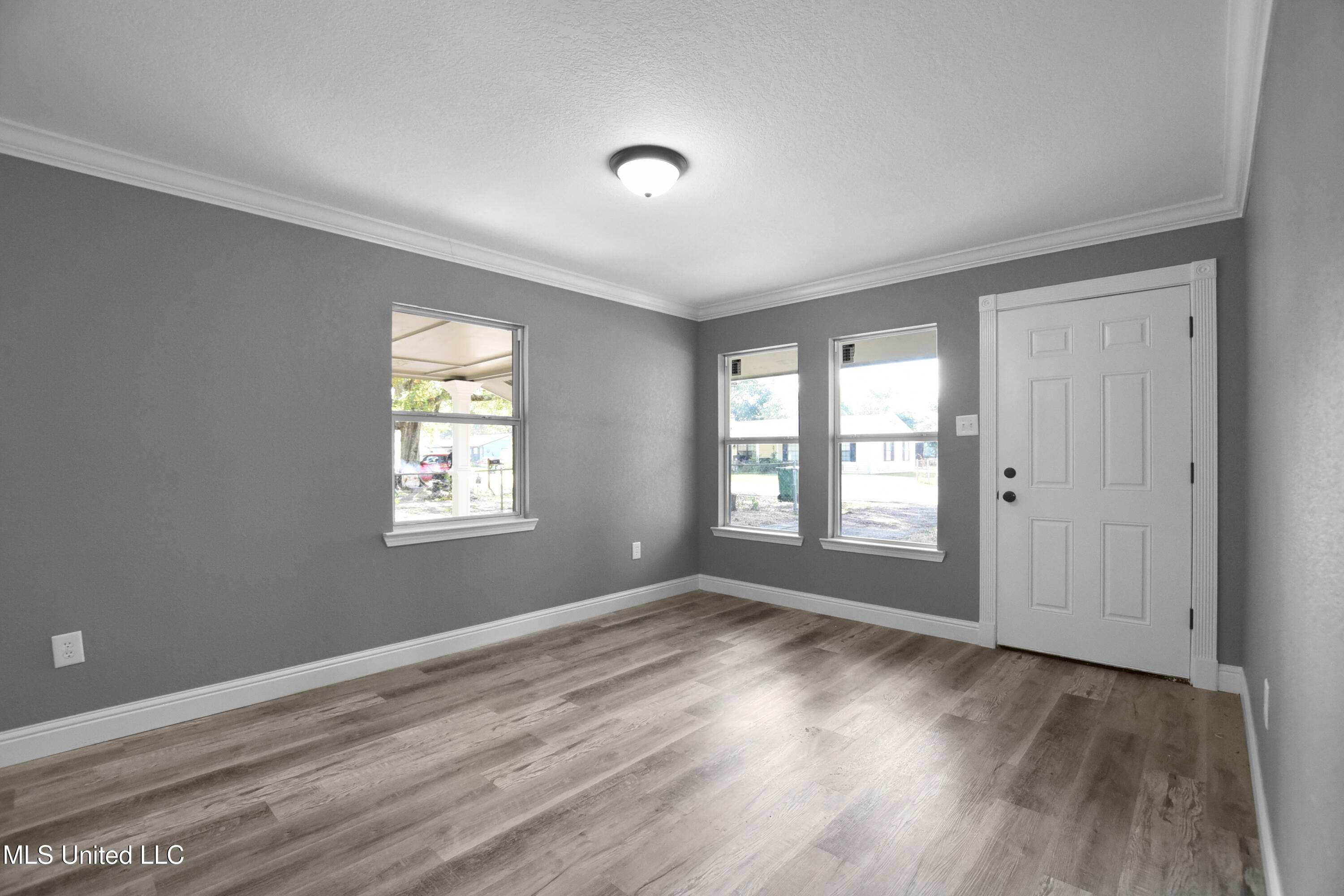 2416 Sycamore Street Pascagoula, MS 39581 - Photo 16 of 16 DSC_0075