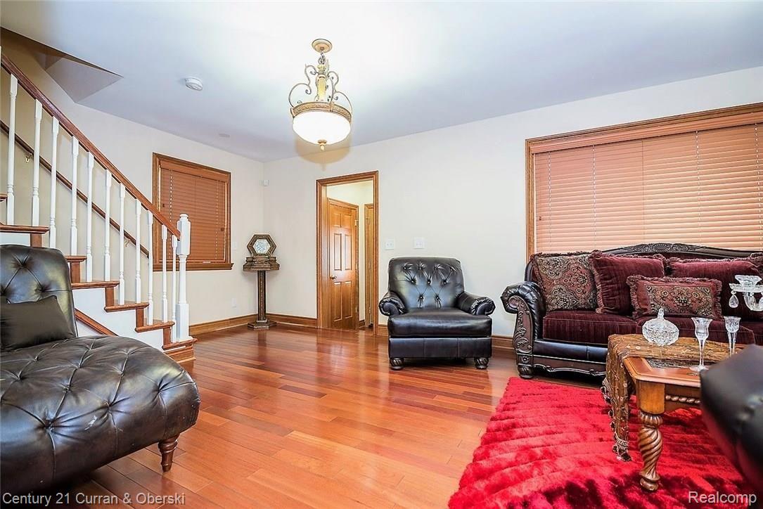 7740 Miller Road Dearborn, MI 48126 - Photo 9 of 34 DSC_3988.jpg
