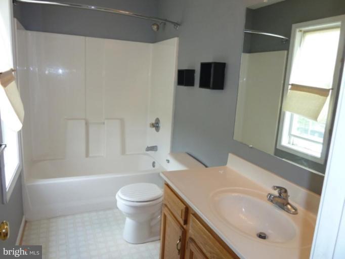 864 Ripplebrook Drive Culpeper, VA 22701 - Photo 7 of 24 Master Bath