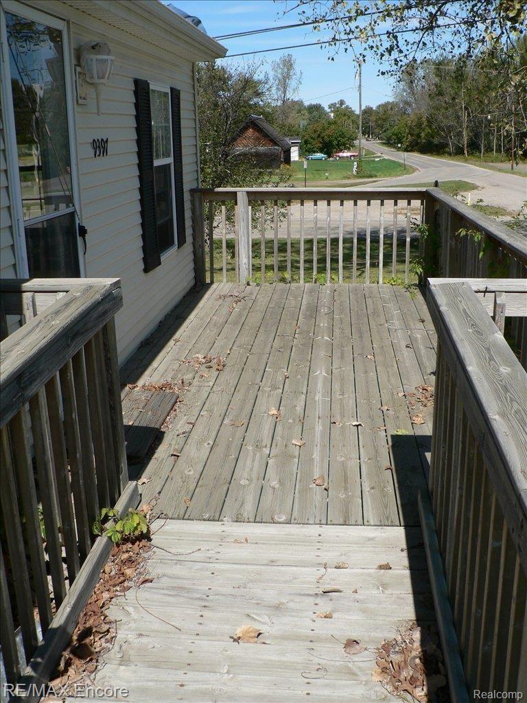 9397 Lake Pleasant Road Clifford, MI 48727 - Photo 4 of 12 Front: Ramp/Deck