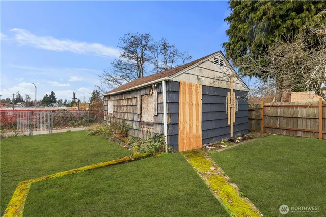 $295,000 | 1218 South Ridgewood Avenue, Tacoma, WA 98405