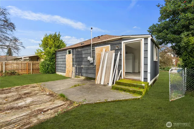 $295,000 | 1218 South Ridgewood Avenue, Tacoma, WA 98405