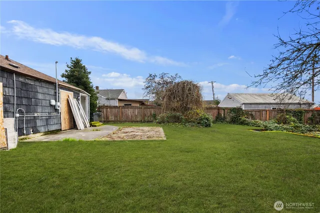 $295,000 | 1218 South Ridgewood Avenue, Tacoma, WA 98405