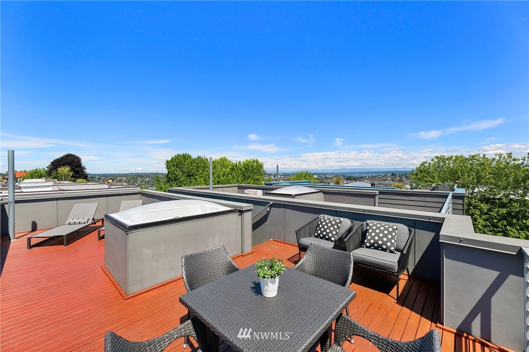 533 Howe Street Seattle, WA 98109 - Photo 24 of 38 Gallery Image 24