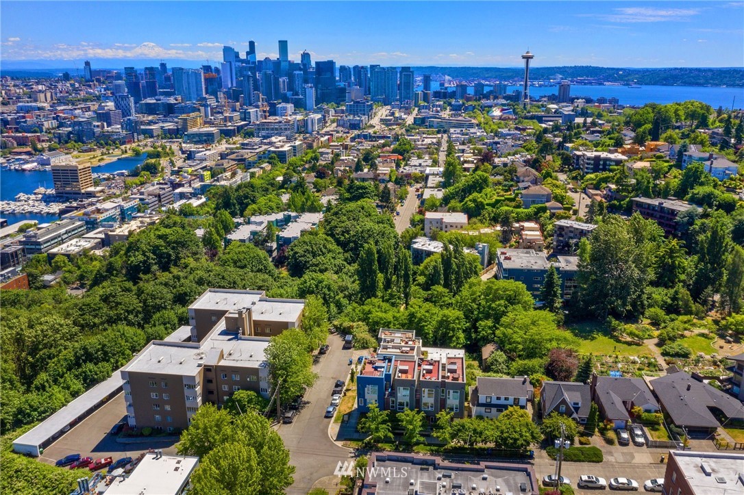 533 Howe Street Seattle, WA 98109 - Photo 33 of 38 Gallery Image 33