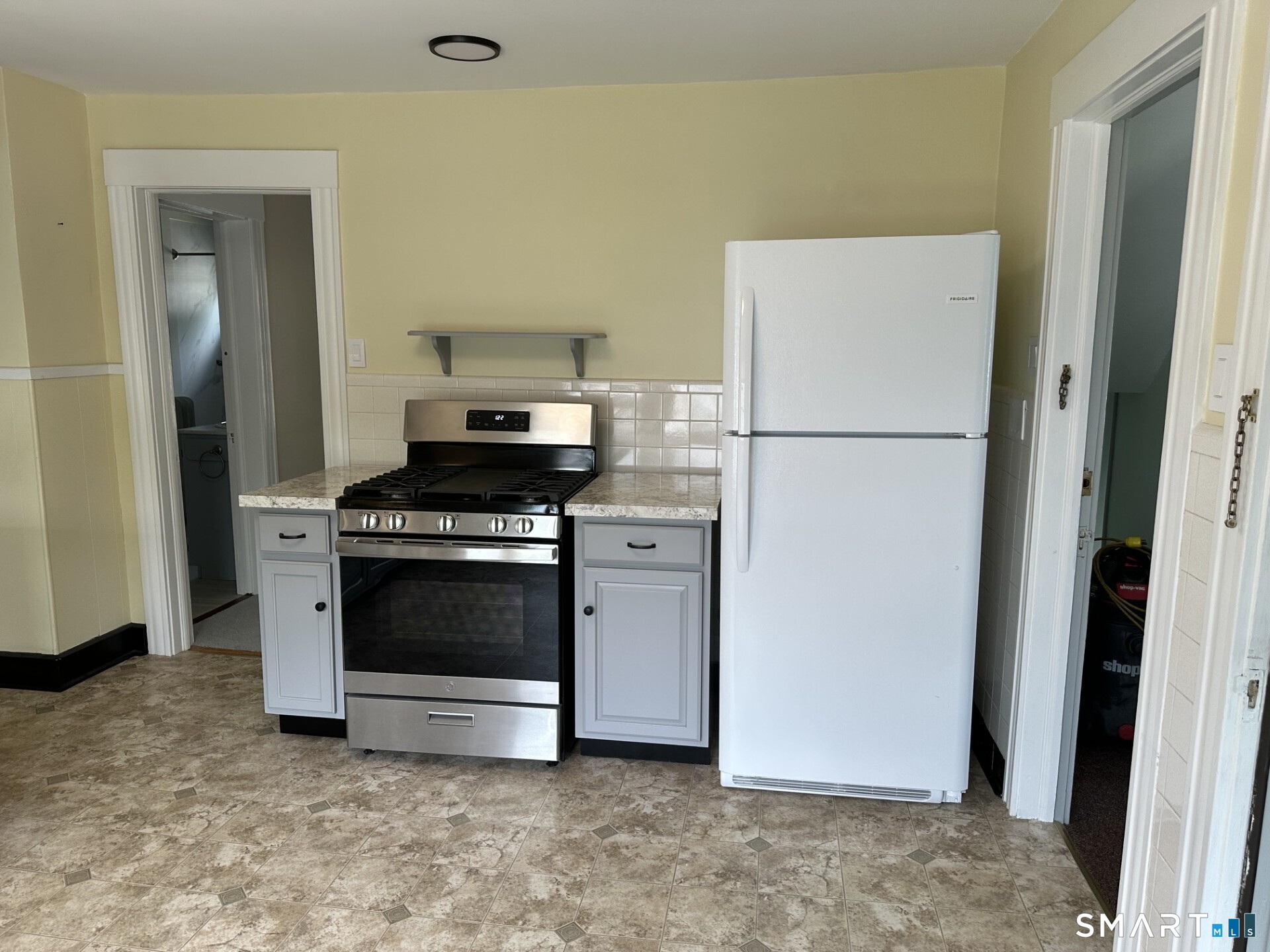 76 Lorenzo Street Torrington, CT 06790 - Photo 18 of 24