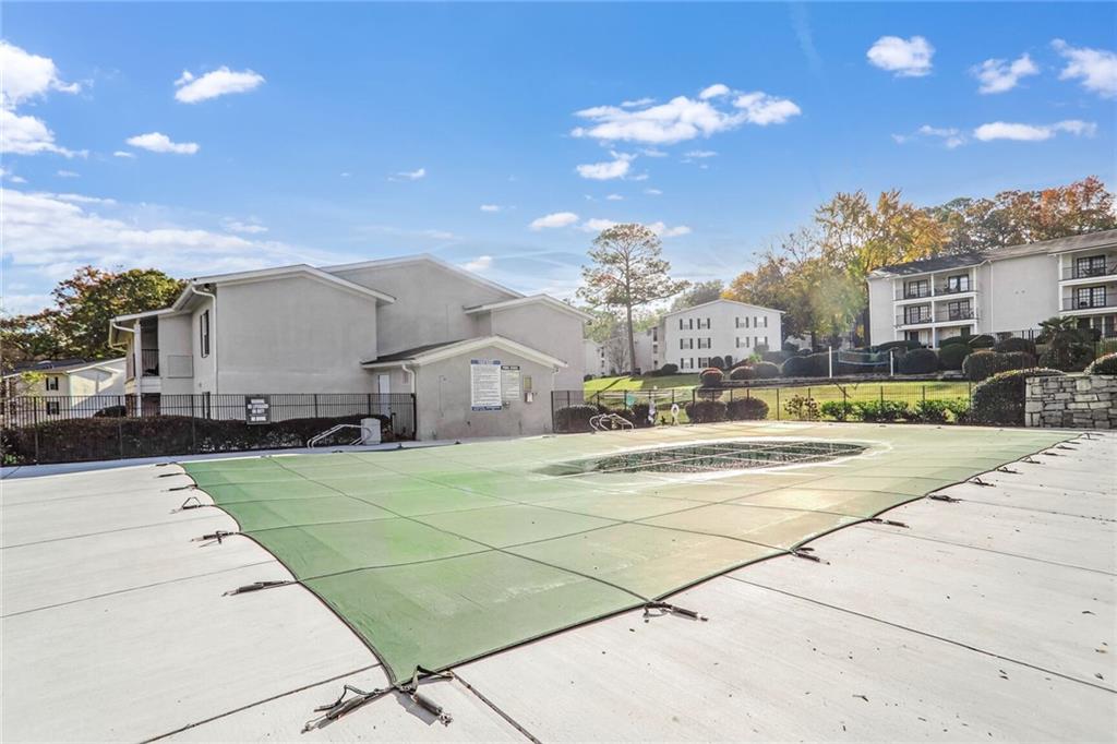 1150 Collier Road Northwest, Unit K9 Atlanta, GA 30318 - Photo 28 of 28 a view of a basket ball ground