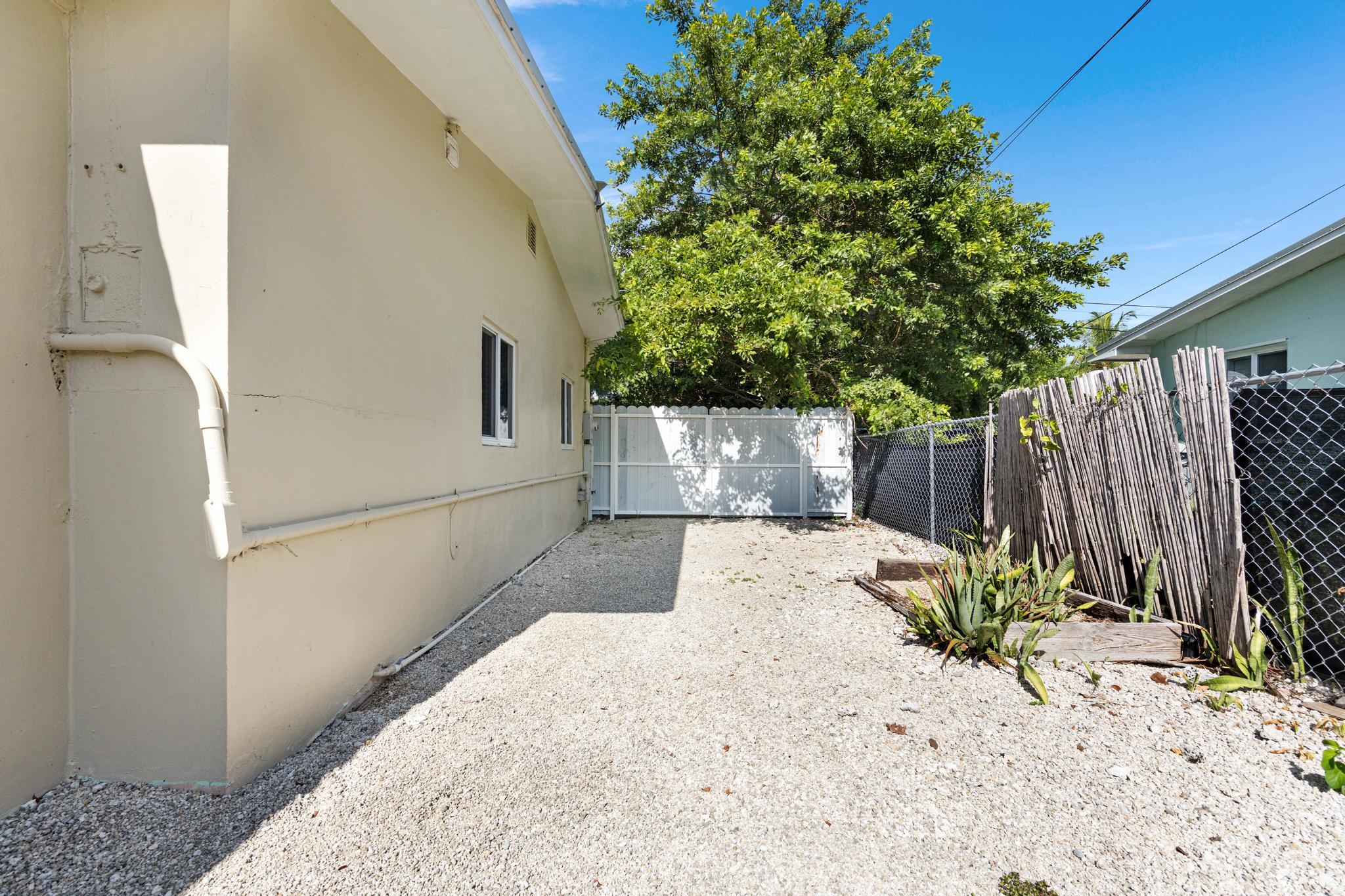 980 Oleander Road Key Largo, FL 33037 - Photo 32 of 37 Gallery Image 32