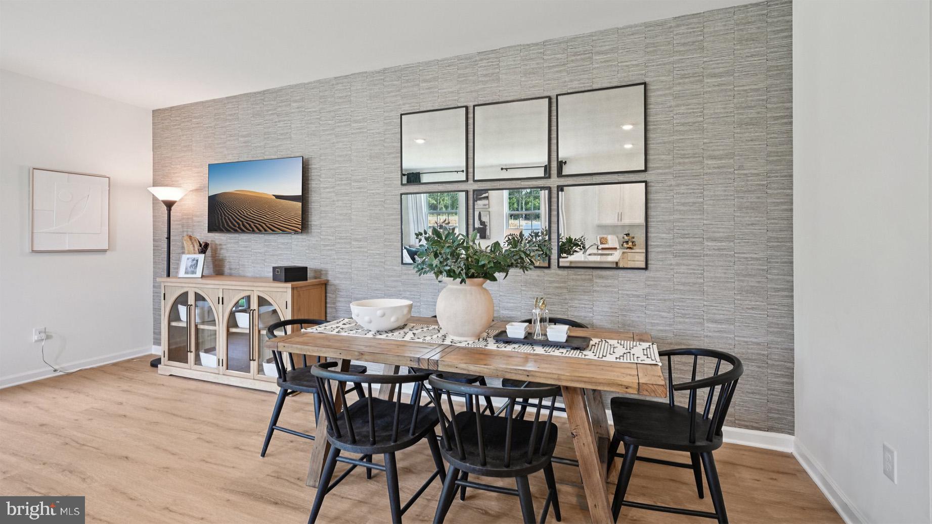 46 Robert Drive Runnemede, NJ 08078 - Photo 11 of 48 a dining room with furniture and window