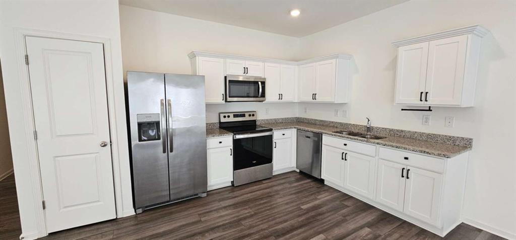3488 Cardinal Drive Atlanta, GA 30331 - Photo 7 of 23