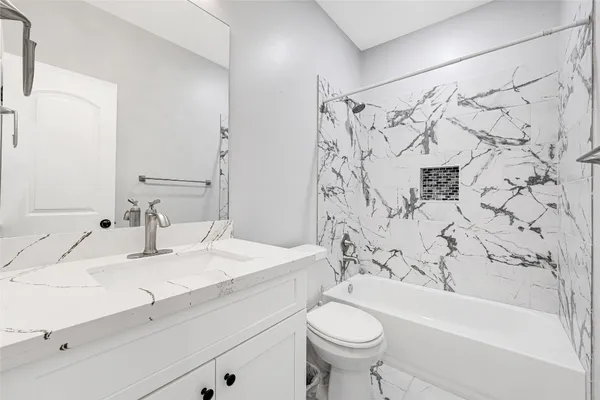 $2,800 | 15914 Tug Court, Crosby, TX 77532