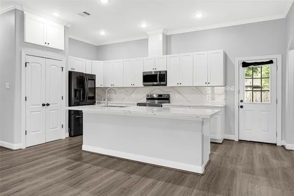 $2,800 | 15914 Tug Court, Crosby, TX 77532