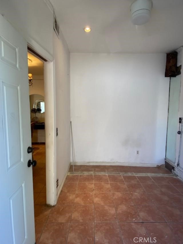 1056 East Walnut Street Pasadena, CA 91106 - Photo 12 of 25