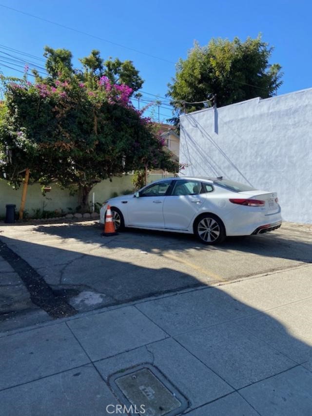 1056 East Walnut Street Pasadena, CA 91106 - Photo 23 of 25