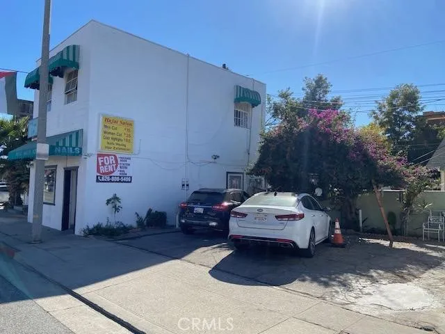 $1,000 | 1056 East Walnut Street, Pasadena, CA 91106
