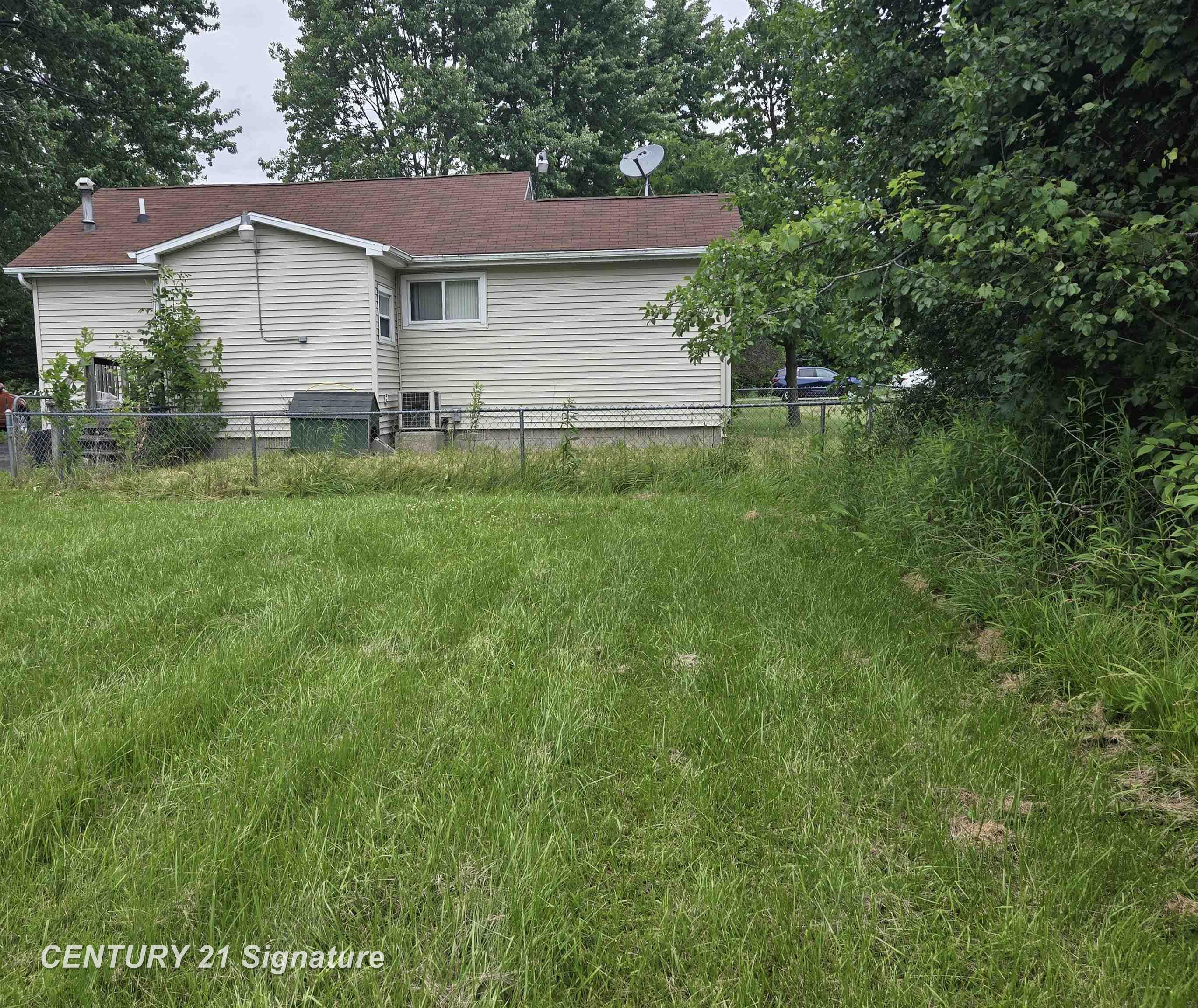 1677 Huntington Road Saginaw, MI 48601 - Photo 22 of 25 50145824-88cbd414-3f11-47a8-9f52-68bcb7cc4470.JPG