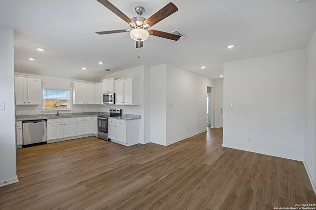 $277,900 | 16044 Imes Way, Lytle, TX 78052