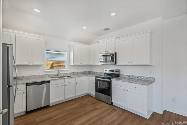 $277,900 | 16044 Imes Way, Lytle, TX 78052