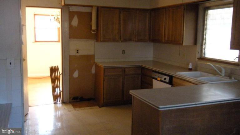 9411 Tulsemere Road Randallstown, MD 21133 - Photo 2 of 7 Kitchen