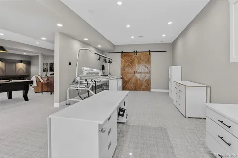 a view of entryway with bathroom