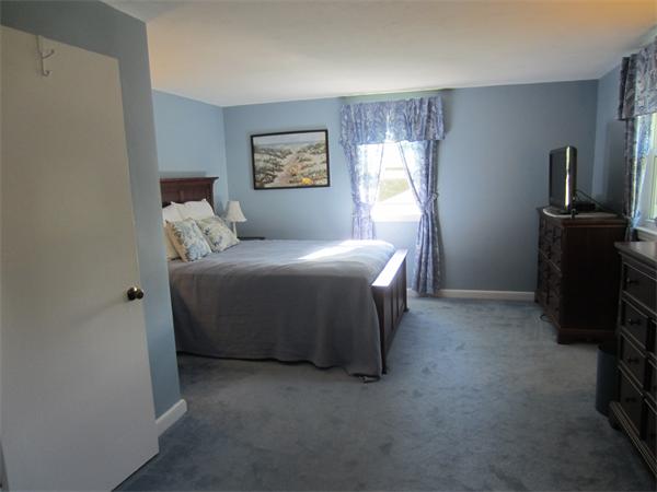 54 Hale Road Walpole, MA 02032 - Photo 8 of 14 Gallery Image 8