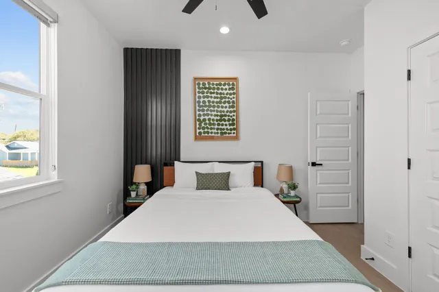 $449,999 | 5114 Golden Forest Drive, Unit B, Houston, TX 77091