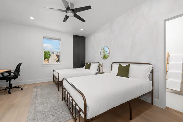 $449,999 | 5114 Golden Forest Drive, Unit B, Houston, TX 77091