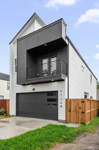 $449,999 | 5114 Golden Forest Drive, Unit B, Houston, TX 77091