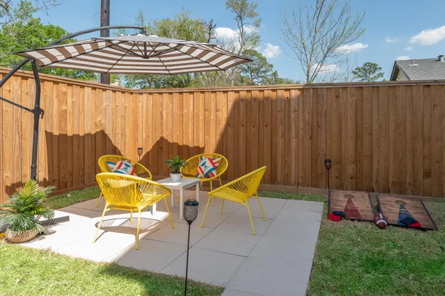 $449,999 | 5114 Golden Forest Drive, Unit B, Houston, TX 77091