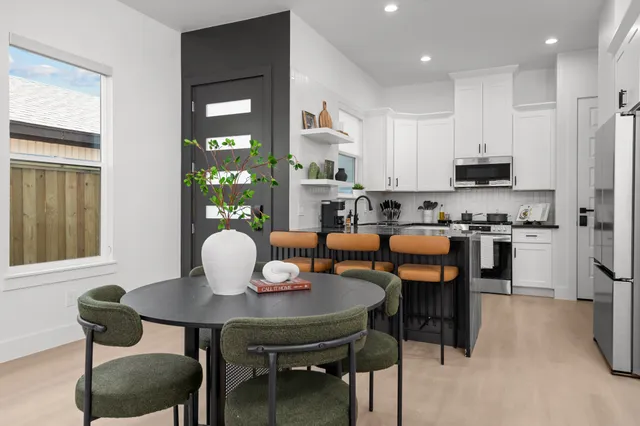 $449,999 | 5114 Golden Forest Drive, Unit B, Houston, TX 77091