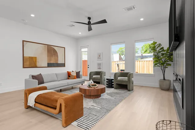 $449,999 | 5114 Golden Forest Drive, Unit B, Houston, TX 77091