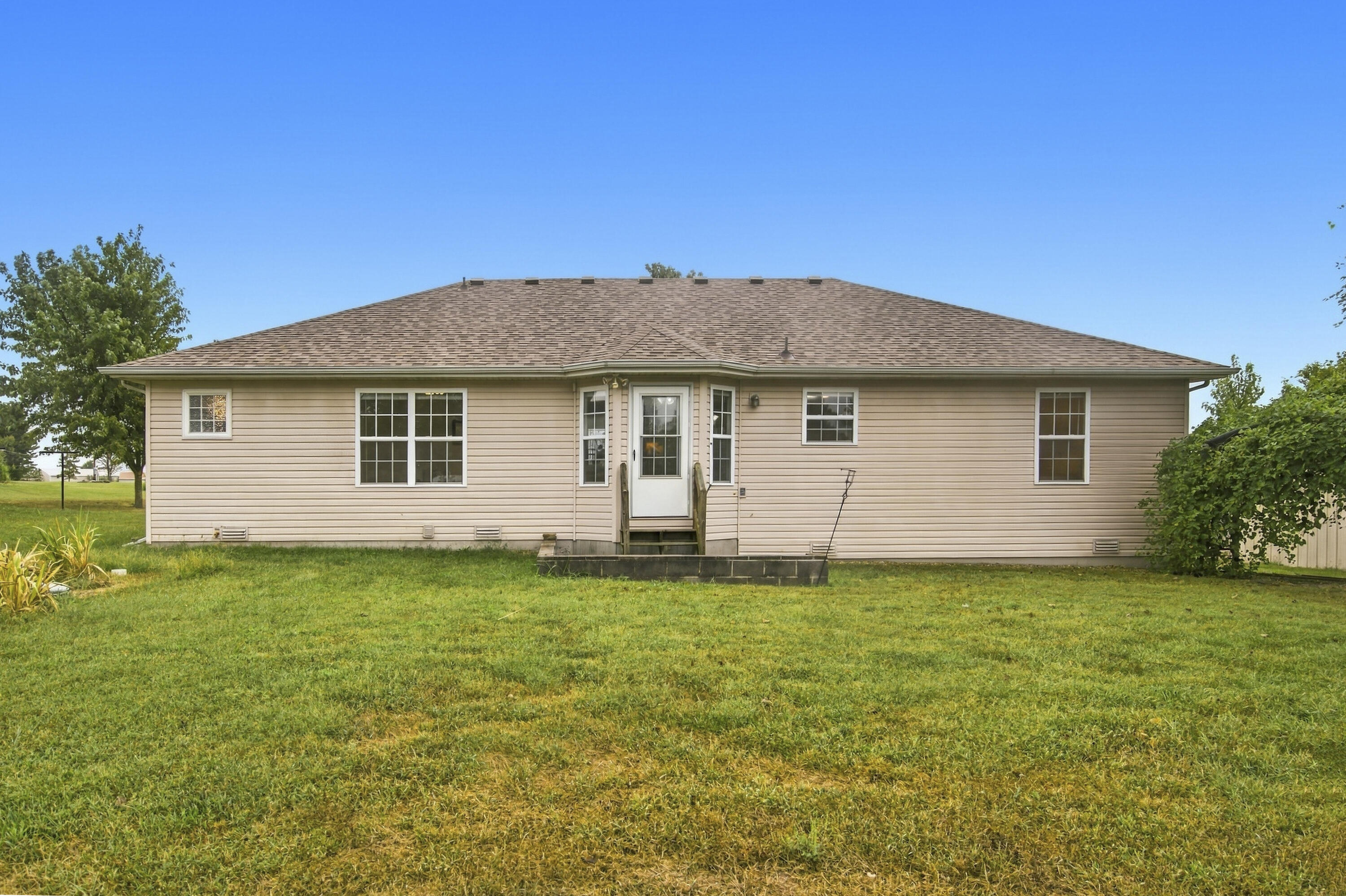 5109 South 163rd Road Bolivar, MO 65613 - Photo 29 of 41 Back view