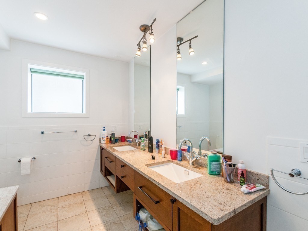2021 Commonwealth Avenue, Unit B Boston, MA 02135 - Photo 14 of 17