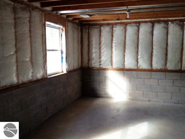 3256 Nimrod Road Traverse City, MI 49685 - Photo 27 of 31 1742577-26.JPG