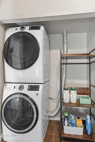 $415,000 | 87 Algonquin Road, Clifton Park, NY 12065