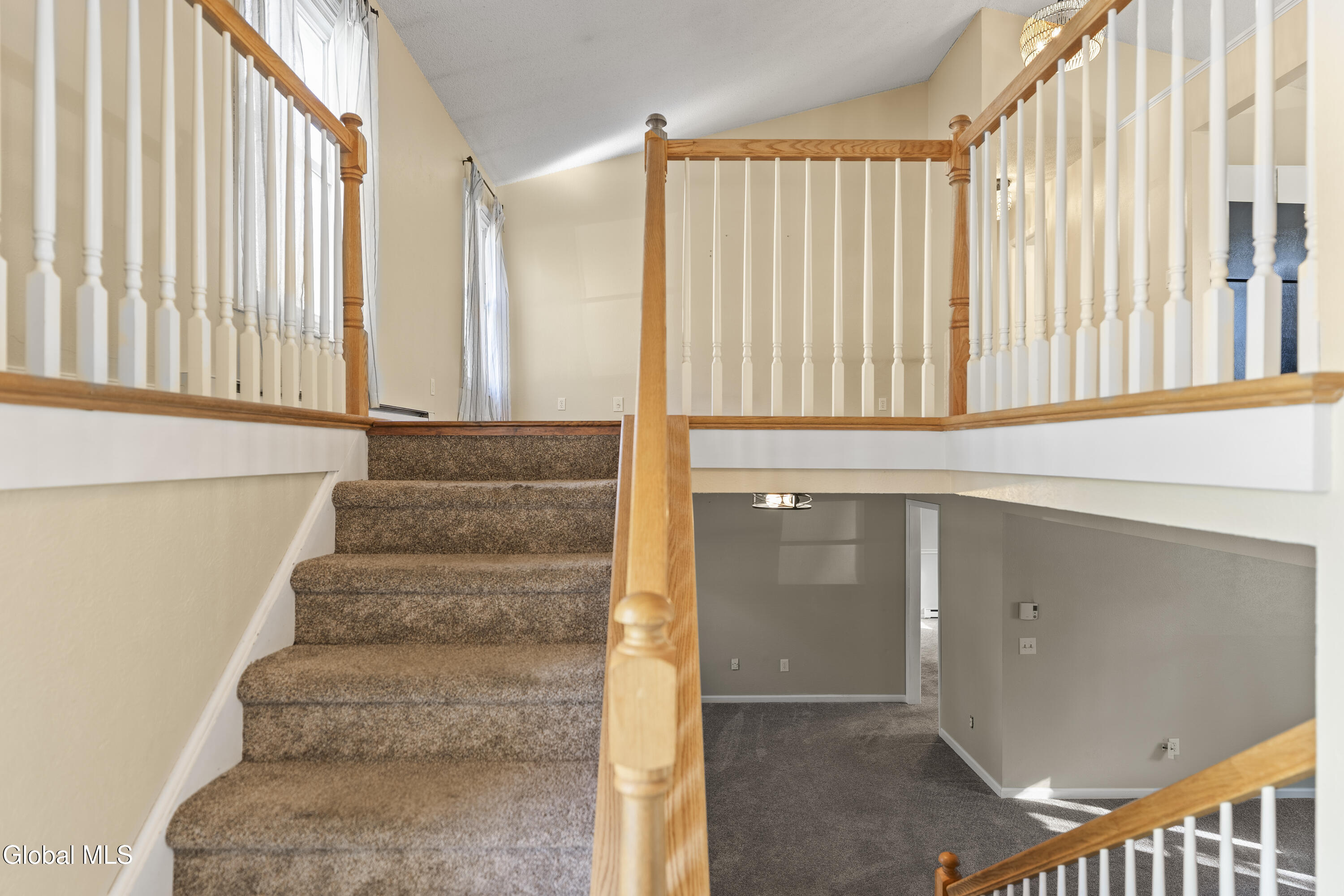 87 Algonquin Road Clifton Park, NY 12065 - Photo 4 of 30 DSC09838