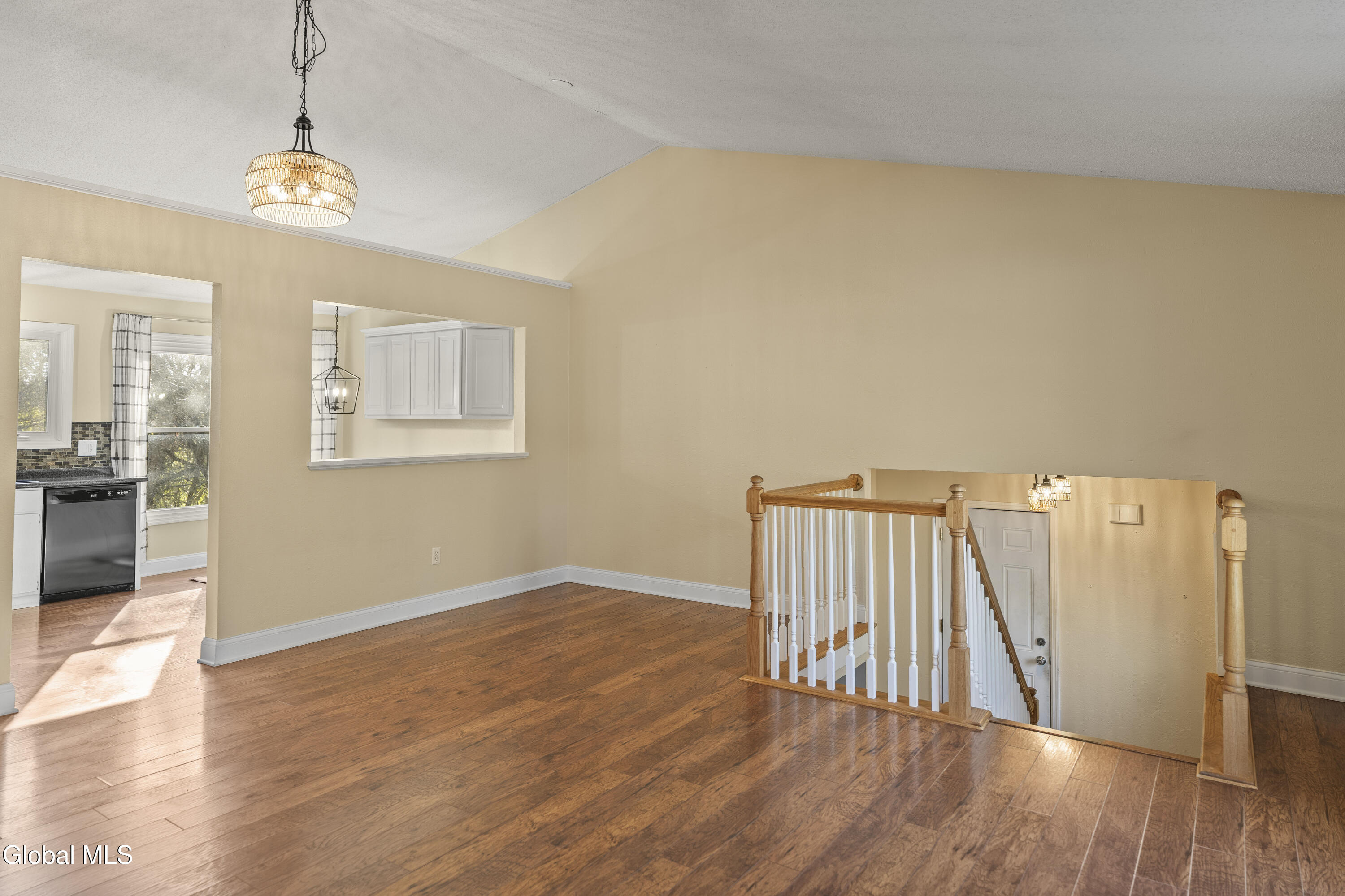 87 Algonquin Road Clifton Park, NY 12065 - Photo 9 of 30 DSC09853