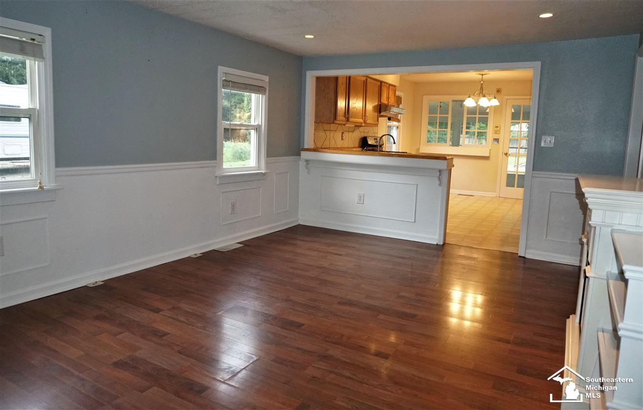 8440 Adler Road Lambertville, MI 48144 - Photo 10 of 39 50050032-9.JPG