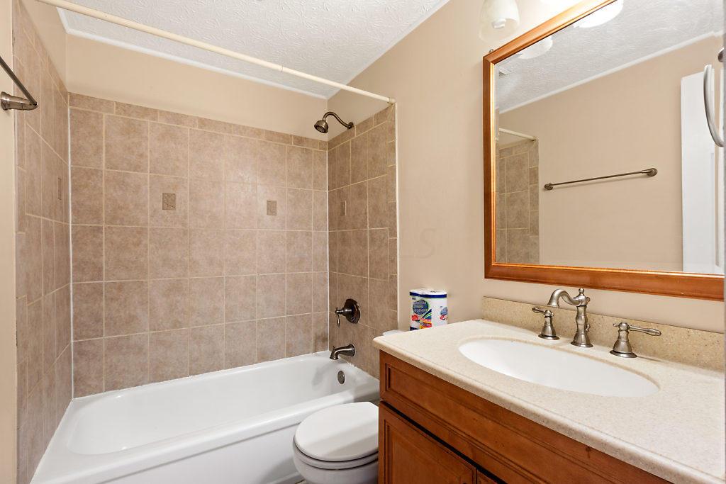 2320 Weyburn Road Columbus, OH 43232 - Photo 11 of 26