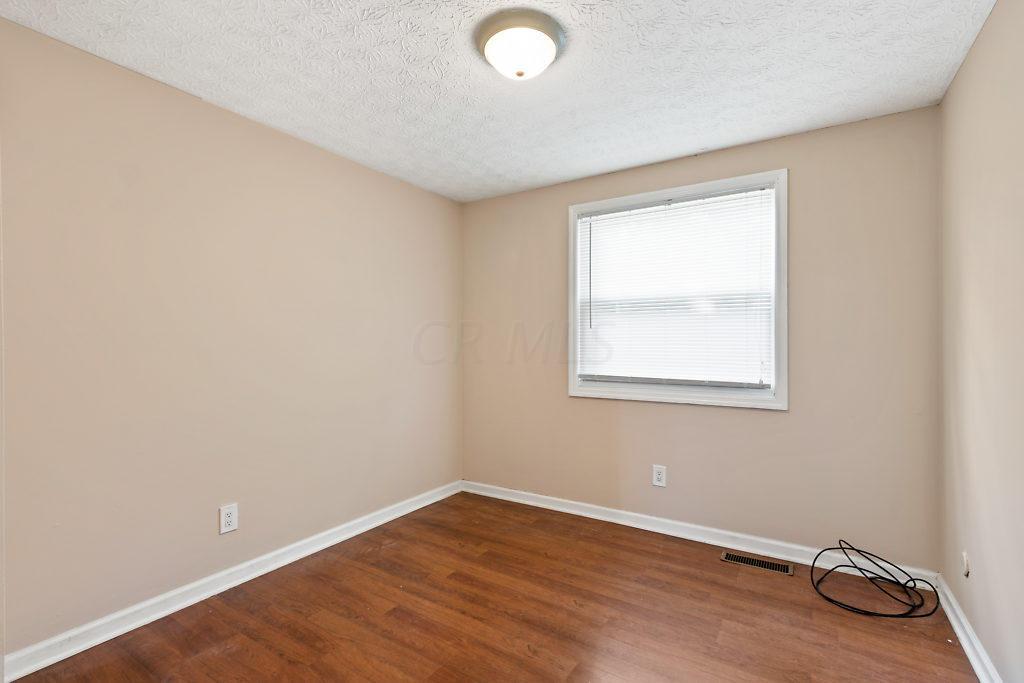 2320 Weyburn Road Columbus, OH 43232 - Photo 12 of 26