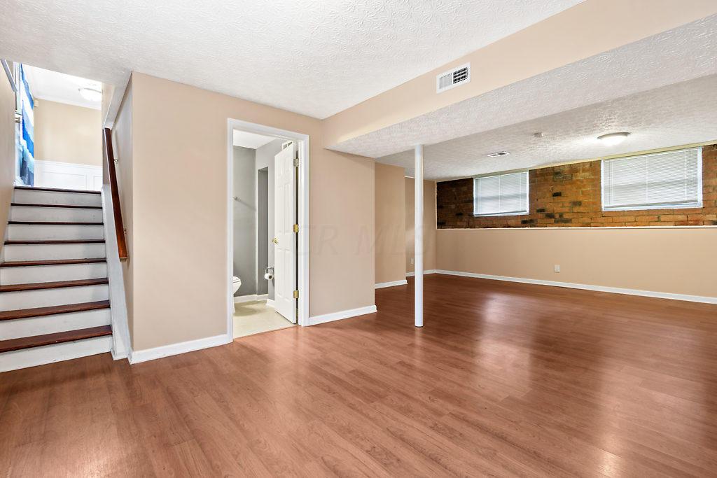 2320 Weyburn Road Columbus, OH 43232 - Photo 13 of 26